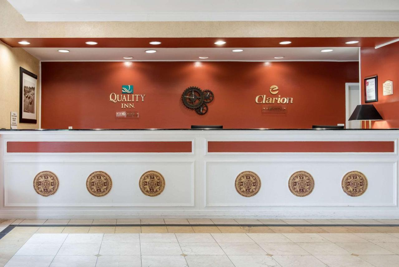 Clarion Hotel Indianápolis Exterior foto